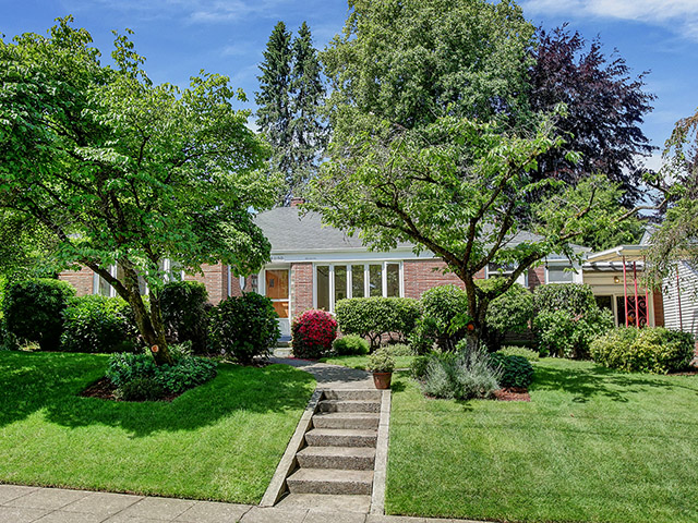 8137 SW Burlingame Ave - Portland- 01